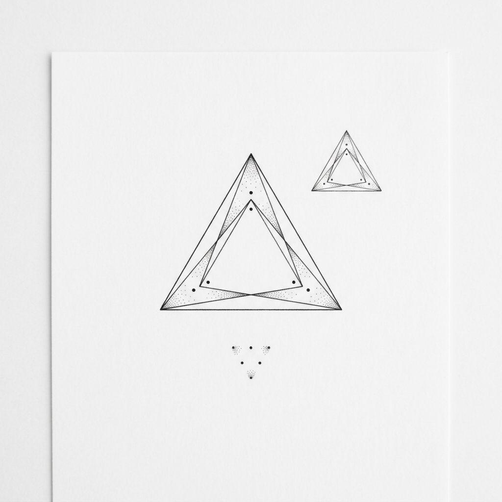 idée tatouage discret homme triangle fine line